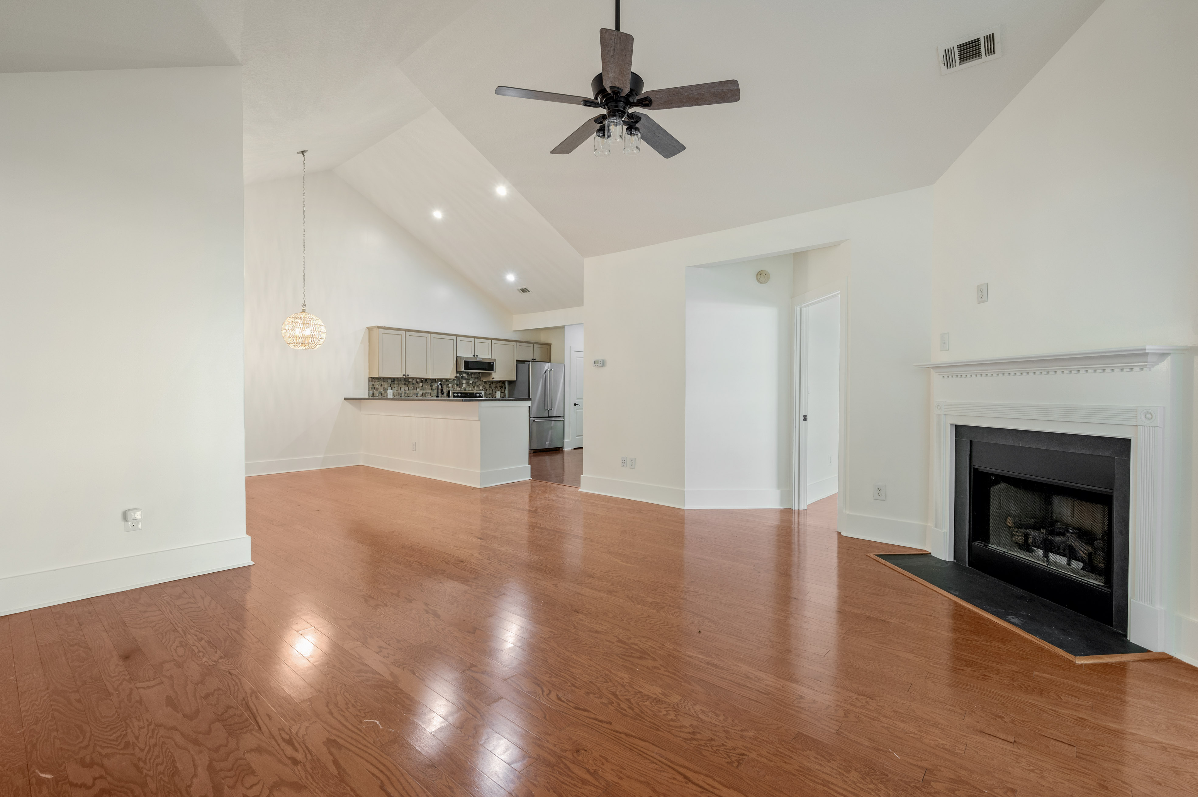 114 Edgewood Court image 4
